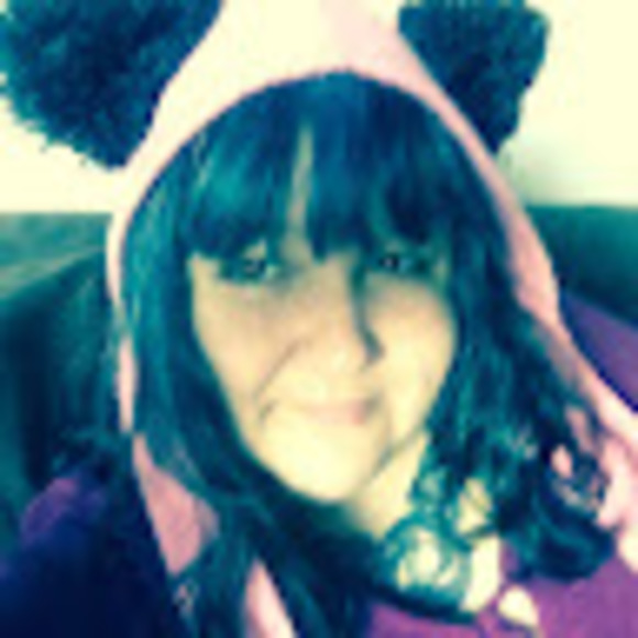 Meet your Posher, Ellie - Picture 1 of 1